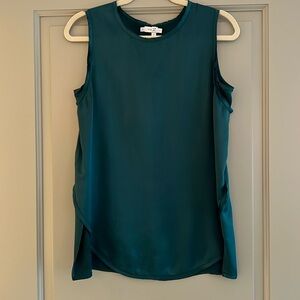 Vince gorgeous emerald green silk shell tank, stunning
